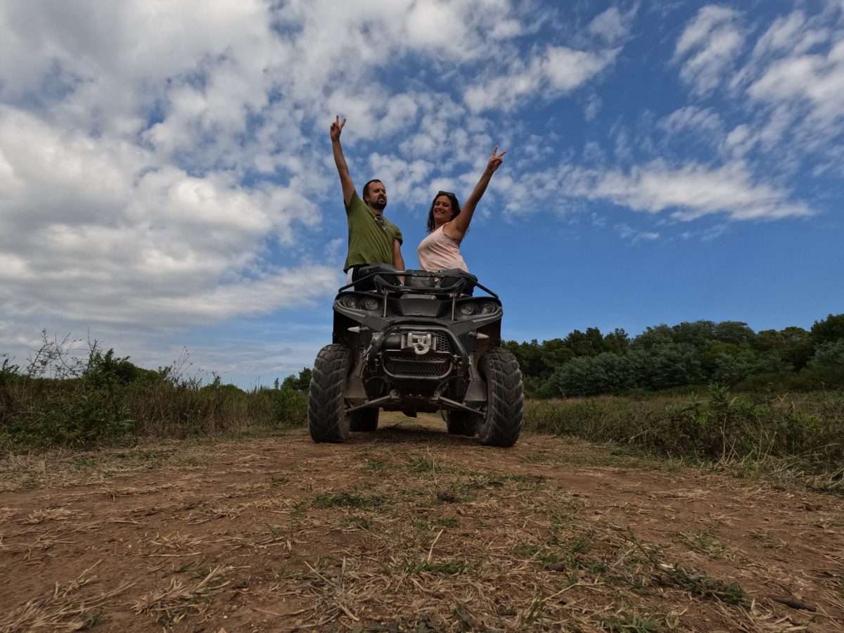 Alessia e Michael di Red Lace in viaggio a bordo di un quad