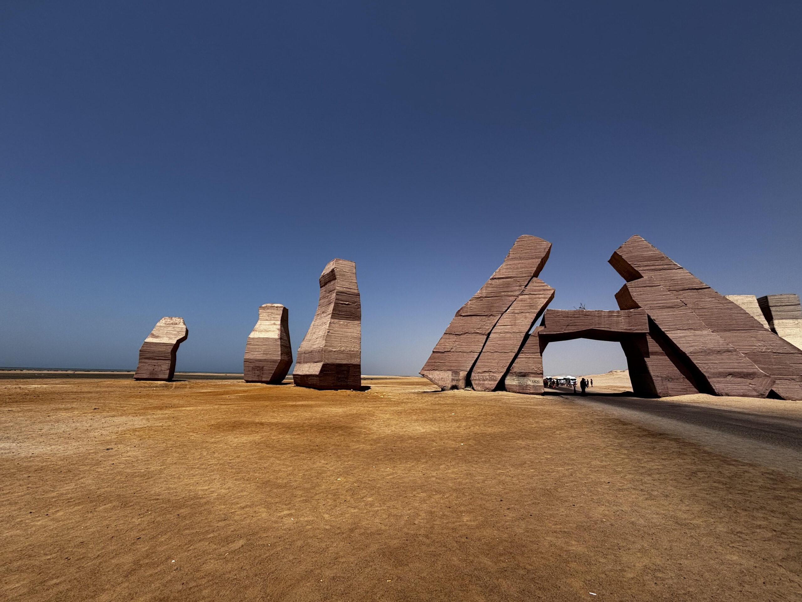 Le Porte di Allah all'ingresso del Parco Nazionale di Ras Mohamed, Sinai, Egitto, con le caratteristiche sculture in arenaria rossa nel deserto